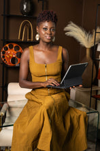 Load image into Gallery viewer, BRANDING ESSENTIALS PHOTOGRAPHY SESSION